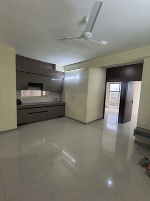 2 BHK Apartment For Rent in Pyramid Midtown, Sector 59