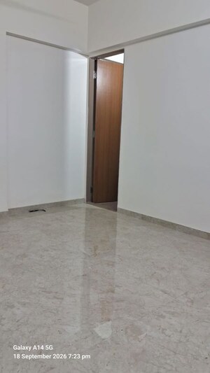 Room in 2 BHK Apartment at Shilpriya Silicon Hofe, Tilak Nagar – for Rent