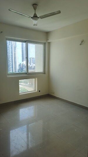 Room in 3.5 BHK Apartment at BPTP Park Prime, Sector 66 – for Rent