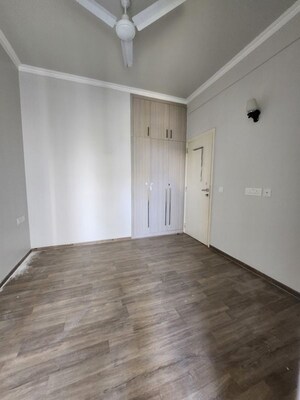 Furnished Amenities in 3 BHK Builder Floor at Central Park Flower Valley, Sohna Sector 33 – for Rent