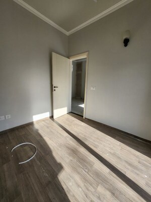 Furnished Amenities in 3 BHK Builder Floor at Central Park Flower Valley, Sohna Sector 33 – for Rent