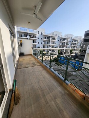 Balcony in 3 BHK Builder Floor at Central Park Flower Valley, Sohna Sector 33 – for Rent