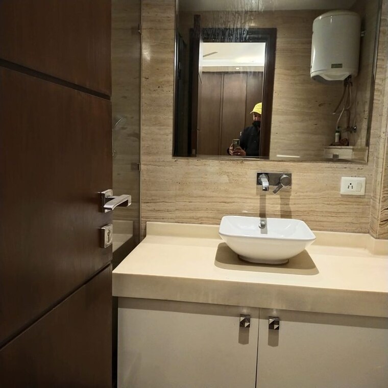 Bathroom, nizamuddin east 3 Bedroom 1800 Sq.Ft. Builder Floor In Nizamuddin East Delhi 10692451