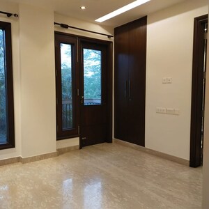 Room in 3 BHK Builder Floor at Nizamuddin East – for Rent
