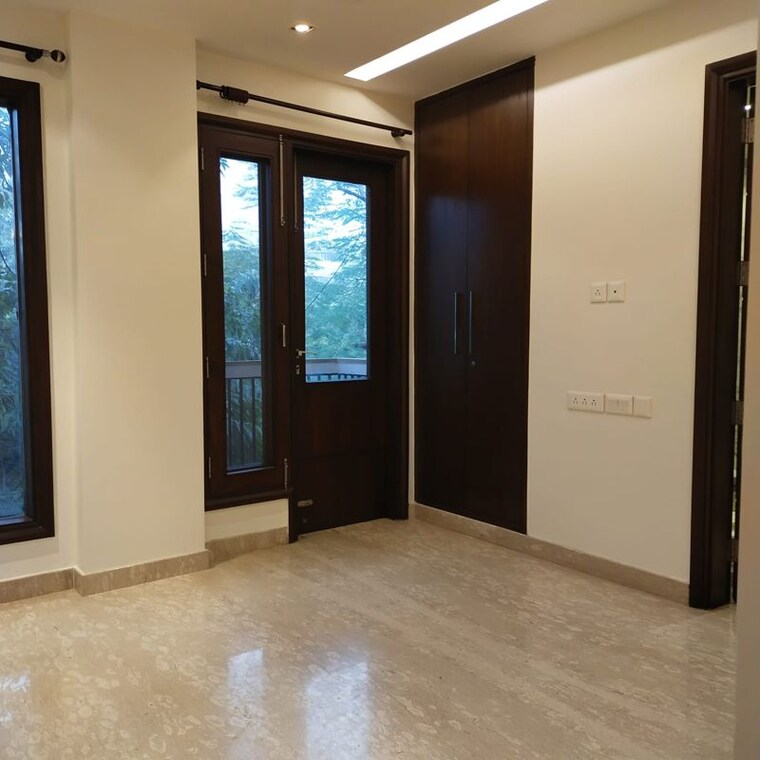 Room, nizamuddin east 3 Bedroom 1800 Sq.Ft. Builder Floor In Nizamuddin East Delhi 10692451