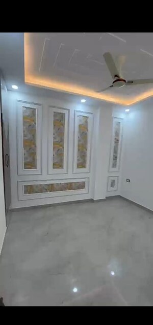 Room in 3 BHK Builder Floor at Bhagwati Garden – for Sale