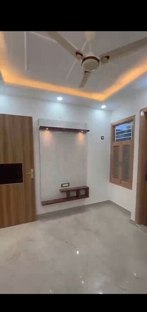 Room in 3 BHK Builder Floor at Bhagwati Garden – for Sale