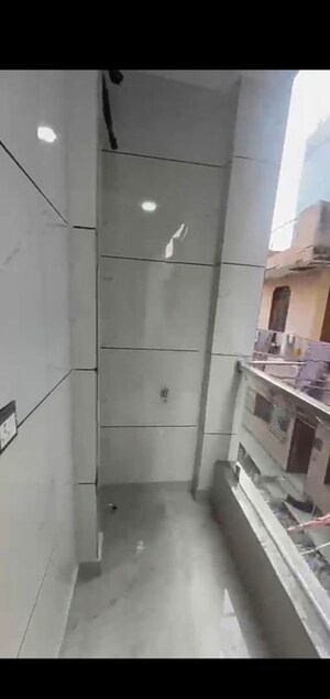 Furnished Amenities in 3 BHK Builder Floor at Bhagwati Garden – for Sale
