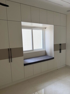 Room in 3 BHK Apartment at Prestige Beverly Hills, Kokapet – for Rent