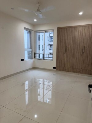 Room in 3.5 BHK Apartment at M3M Merlin, Sector 67 – for Rent