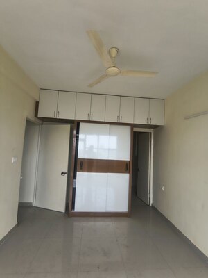 Room in 2 BHK Apartment at Pyramid Midtown, Sector 59 – for Rent