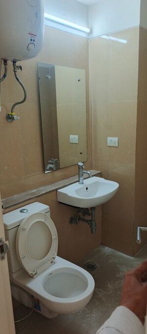 Bathroom in 2.5 BHK Apartment at Emaar Emerald Estate, Sector 65 – for Rent