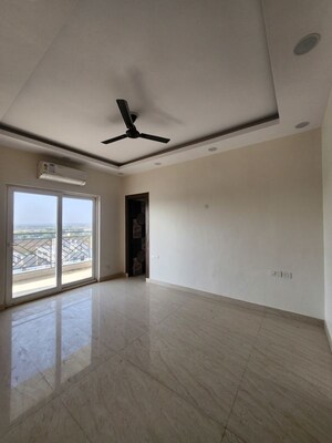 Furnished Amenities in 3 BHK Apartment at Central Park Flower Valley Aqua Front Towers, Sohna Sector 33 – for Rent