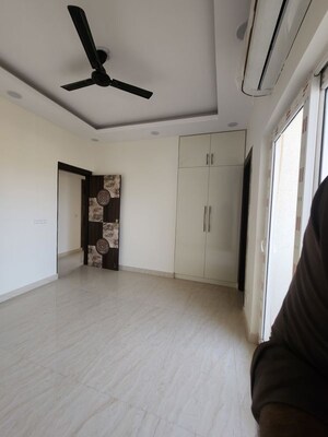 Team Area in 3 BHK Apartment at Central Park Flower Valley Aqua Front Towers, Sohna Sector 33 – for Rent