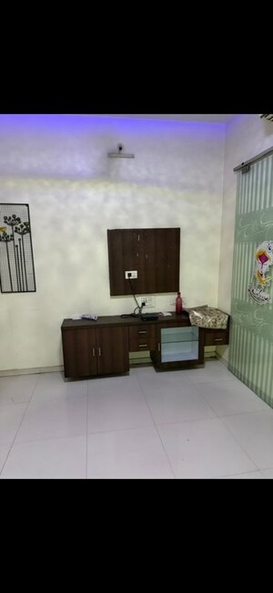 1 BHK Apartment For Rent in Vasant Fiona, Pokhran Road No Two