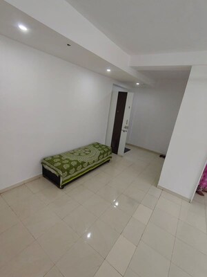 Room in 2 BHK Apartment at Prabhadevi – for Rent