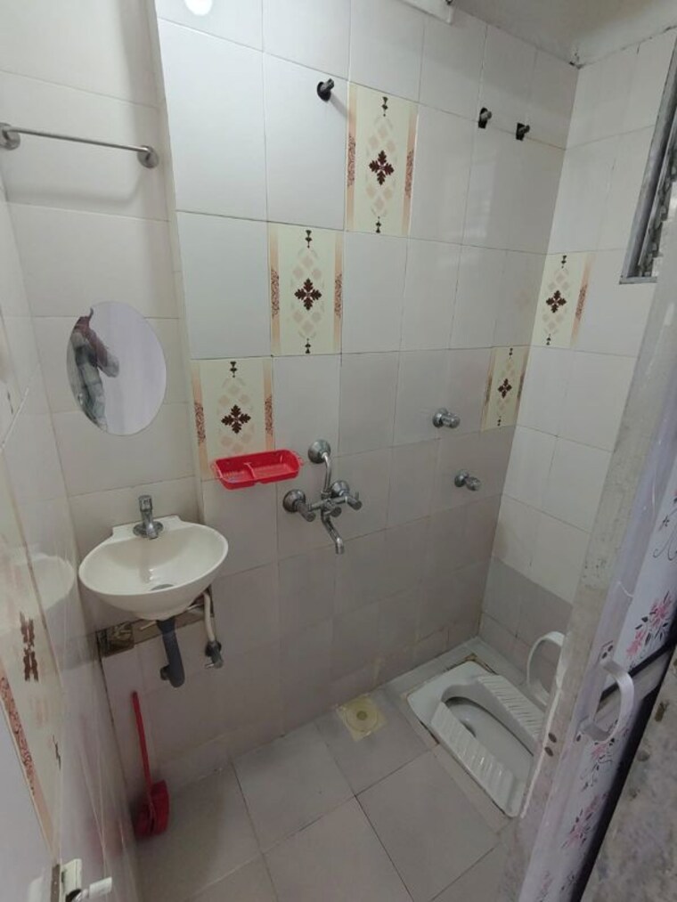 Bathroom, prabhadevi 2 Bedroom 800 Sq.Ft. Apartment In Prabhadevi Mumbai 10692522