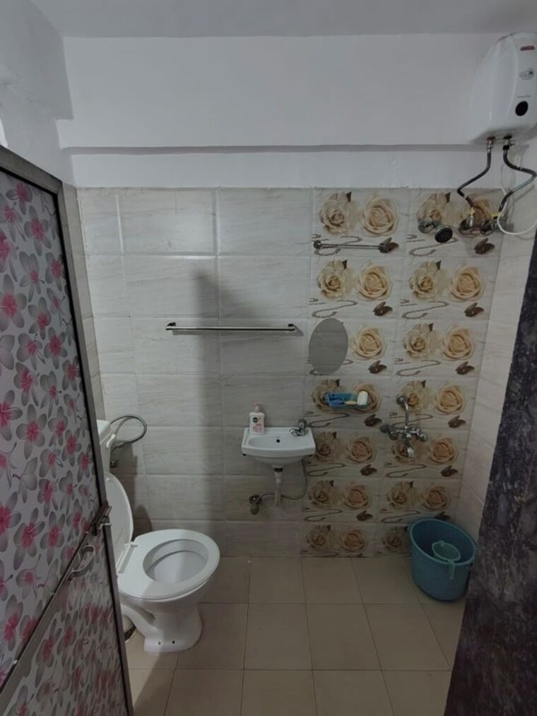 Bathroom, prabhadevi 2 Bedroom 800 Sq.Ft. Apartment In Prabhadevi Mumbai 10692522