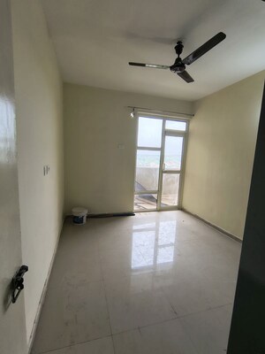 Room in 2 BHK Apartment at Pyramid Midtown, Sector 59 – for Rent