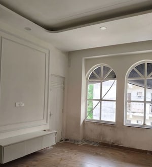 Room in 5 BHK Villa at Sahastradhara Road – for Sale