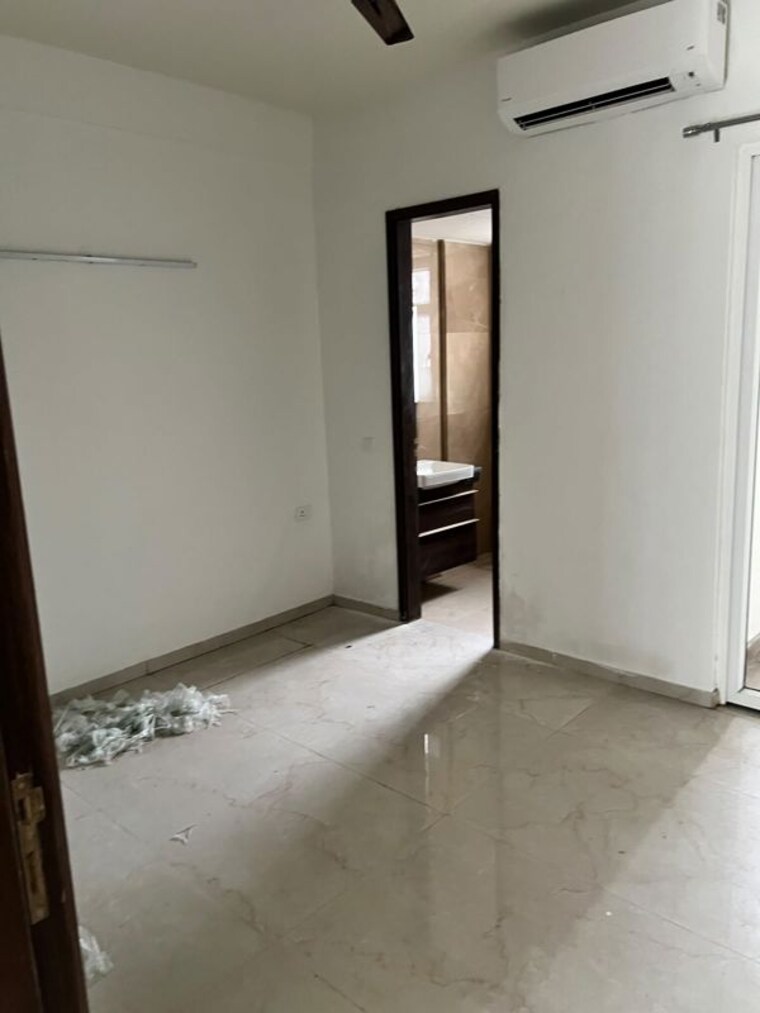 Room, smart-world-orchard 2.5 Bedroom 1200 Sq.Ft. Builder Floor In Sector 61 Gurgaon 10691892