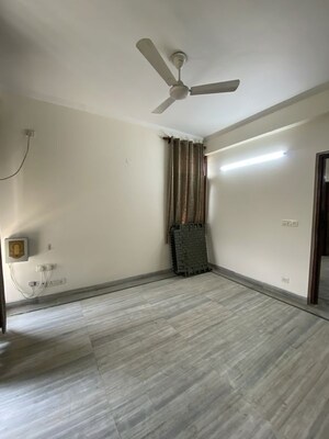 Staircase in 3 BHK Builder Floor at Sector 21b – for Rent