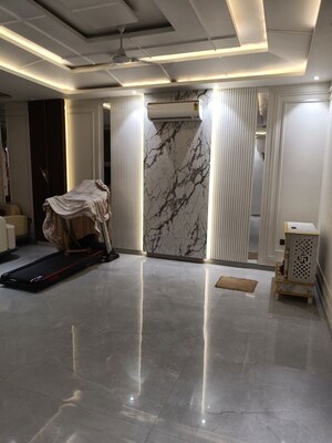 Living Room in 3 BHK Apartment at Unitech Heritage City, Sector 25 – for Sale