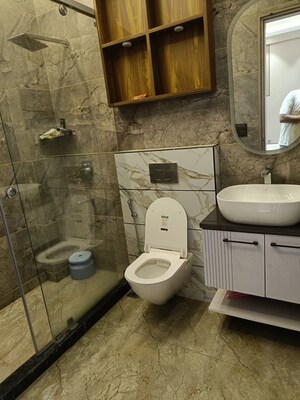 Bathroom in 3 BHK Apartment at Unitech Heritage City, Sector 25 – for Sale