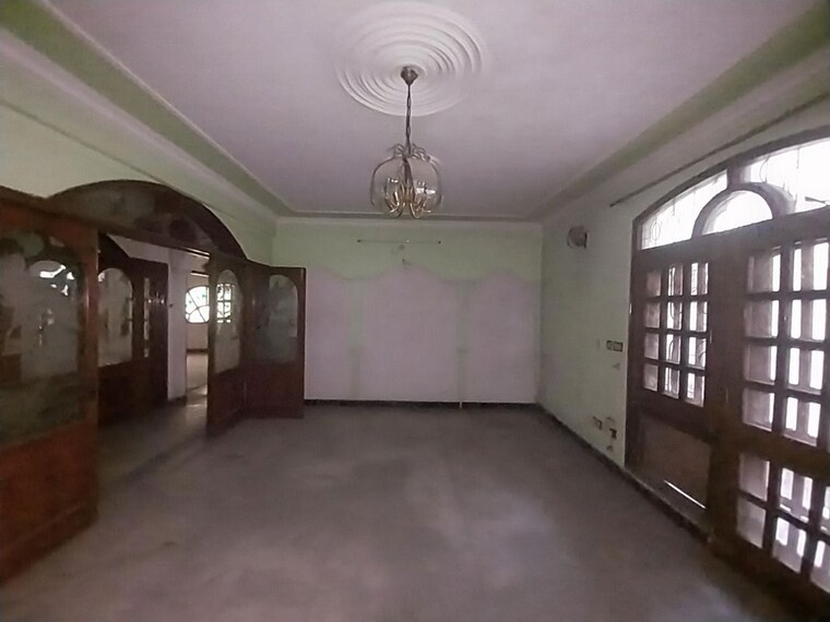 Room, civil lines 6+ Bedroom 415 Sq.Yd. Independent House In Civil Lines Delhi 10588682
