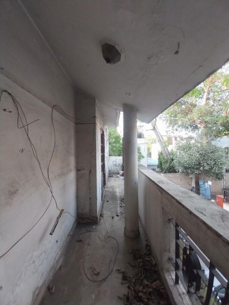 Balcony, civil lines 6+ Bedroom 415 Sq.Yd. Independent House In Civil Lines Delhi 10588682