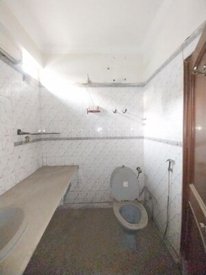 Bathroom in 6+ BHK Independent House at Civil Lines – for Sale