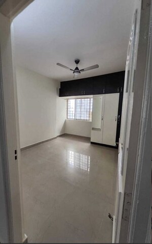 Room in 3 BHK Apartment at Mahaveer Varna, Whitefield – for Rent