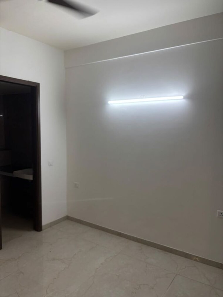 Room, smart-world-orchard 3 Bedroom 1630 Sq.Ft. Builder Floor In Sector 61 Gurgaon 10692569