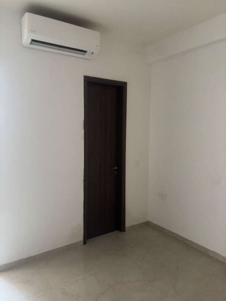 Room, smart-world-orchard 3 Bedroom 1630 Sq.Ft. Builder Floor In Sector 61 Gurgaon 10692569