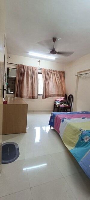 Living Room in 2 BHK Apartment at Green Field Apartment Santacruz, Santacruz East – for Rent