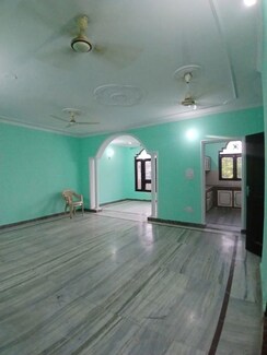 3.5 BHK +Builder Floor For Rent in Spring Field