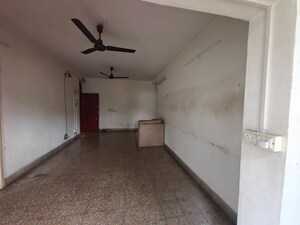 Room in 2 BHK Apartment at Cunningham Apartments, Vasanth Nagar – for Rent