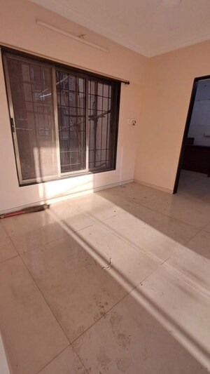 Room in 3 BHK Apartment at Shree Niketan Annexe, Chembur – for Rent