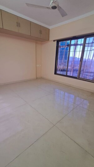 Room in 3 BHK Apartment at Shree Niketan Annexe, Chembur – for Rent