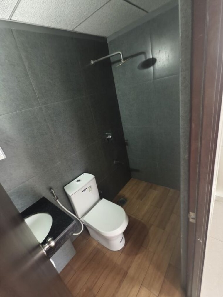 Bathroom, kalpataru-paramount 2 Bedroom 535 Sq.Ft. Apartment In Kapur Bawdi Thane 10692720