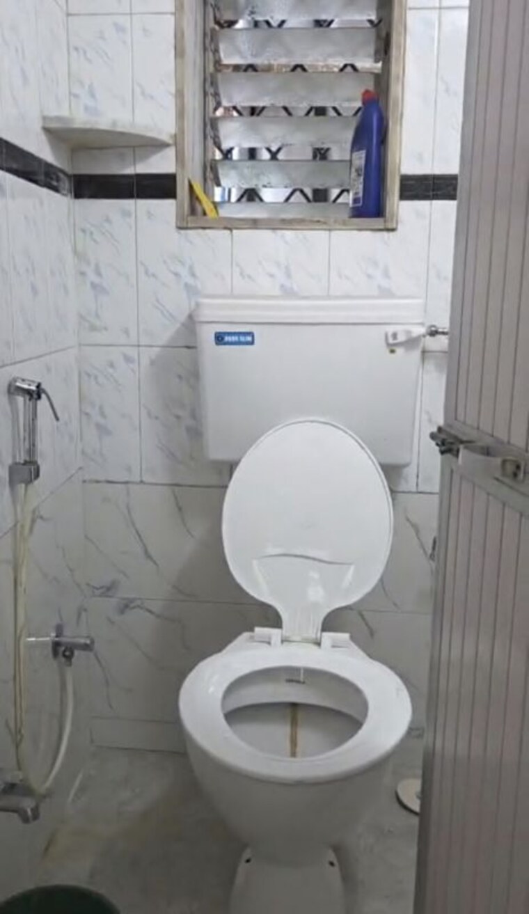 Bathroom, shaheed-bhagat-singh-chs 1 Bedroom 450 Sq.Ft. Apartment In Andheri East Mumbai 10692725