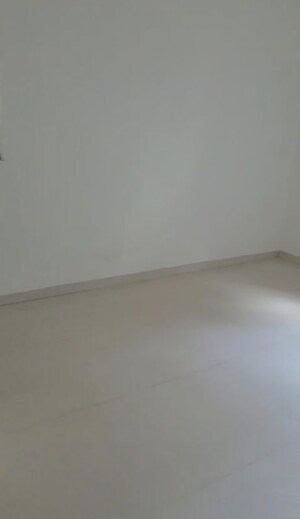Room in 1 BHK Apartment at Shaheed Bhagat Singh CHS, Andheri East – for Rent