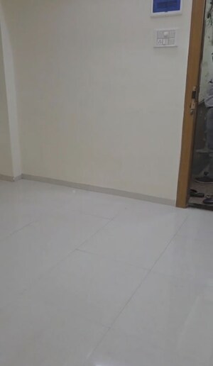 Room in 1 BHK Apartment at Shaheed Bhagat Singh CHS, Andheri East – for Rent