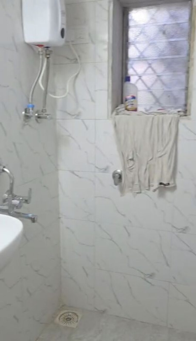 Bathroom, shaheed-bhagat-singh-chs 1 Bedroom 450 Sq.Ft. Apartment In Andheri East Mumbai 10692725
