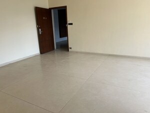 Room in 3 BHK Apartment at RNA Continental, Chembur – for Rent