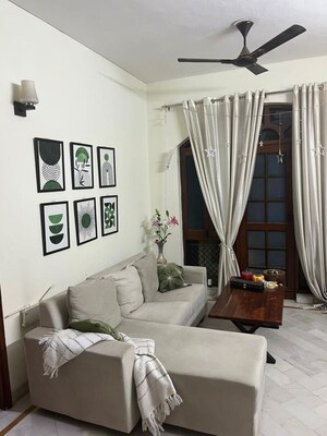 Living Room in 2 BHK Builder Floor at Palam Vihar – for Rent