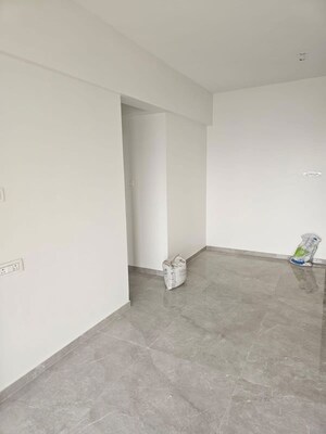 Room in 3 BHK Apartment at Sabari Mira, Chembur – for Rent