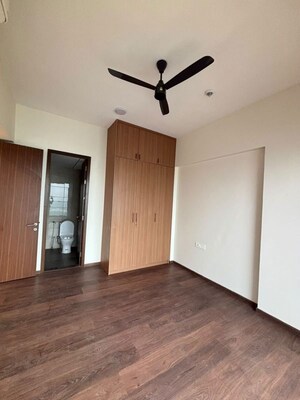 Room in 4 BHK Apartment at Kalpataru Vista, Sector 128 – for Rent