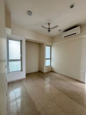 Room in 4 BHK Apartment at Kalpataru Vista, Sector 128 – for Rent