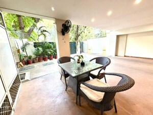 Team Area in 3 BHK Builder Floor at Anand Niketan – for Rent